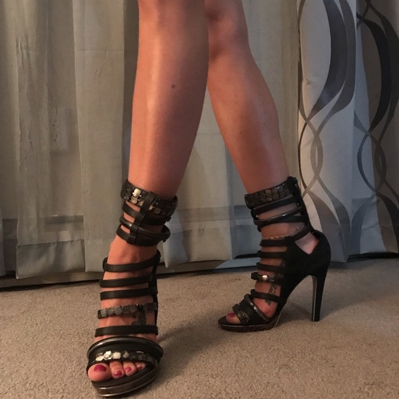 Meet your Posher, Jessica - Picture 2 of 2